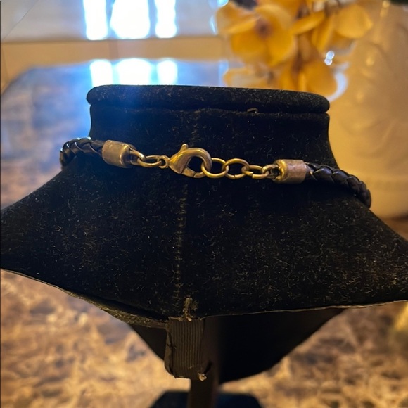 Elegant Red Pendant Necklace - Picture 3 of 3